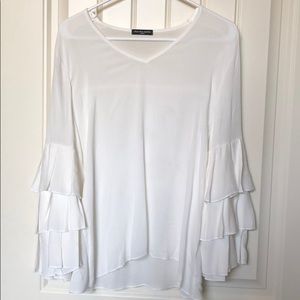 Cha Cha vente ruffle sleeve sheer top
